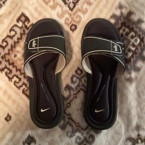 Nike slides
